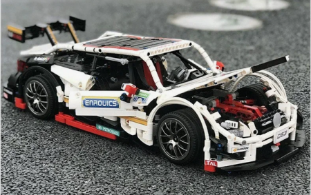 Конструктор Mould King Models С63 Mercedes-Benz C63 AMG DTM, 2270 деталей (13075)